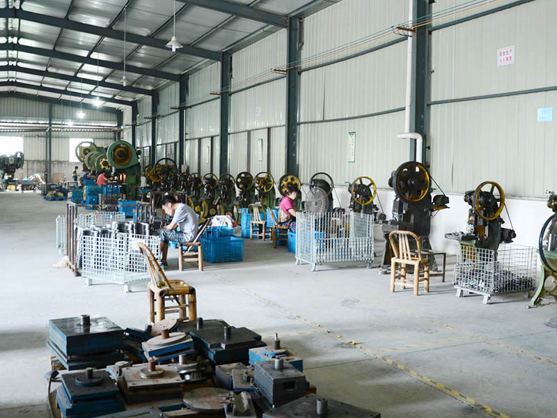 開一家五金加工廠需要哪些設(shè)備？